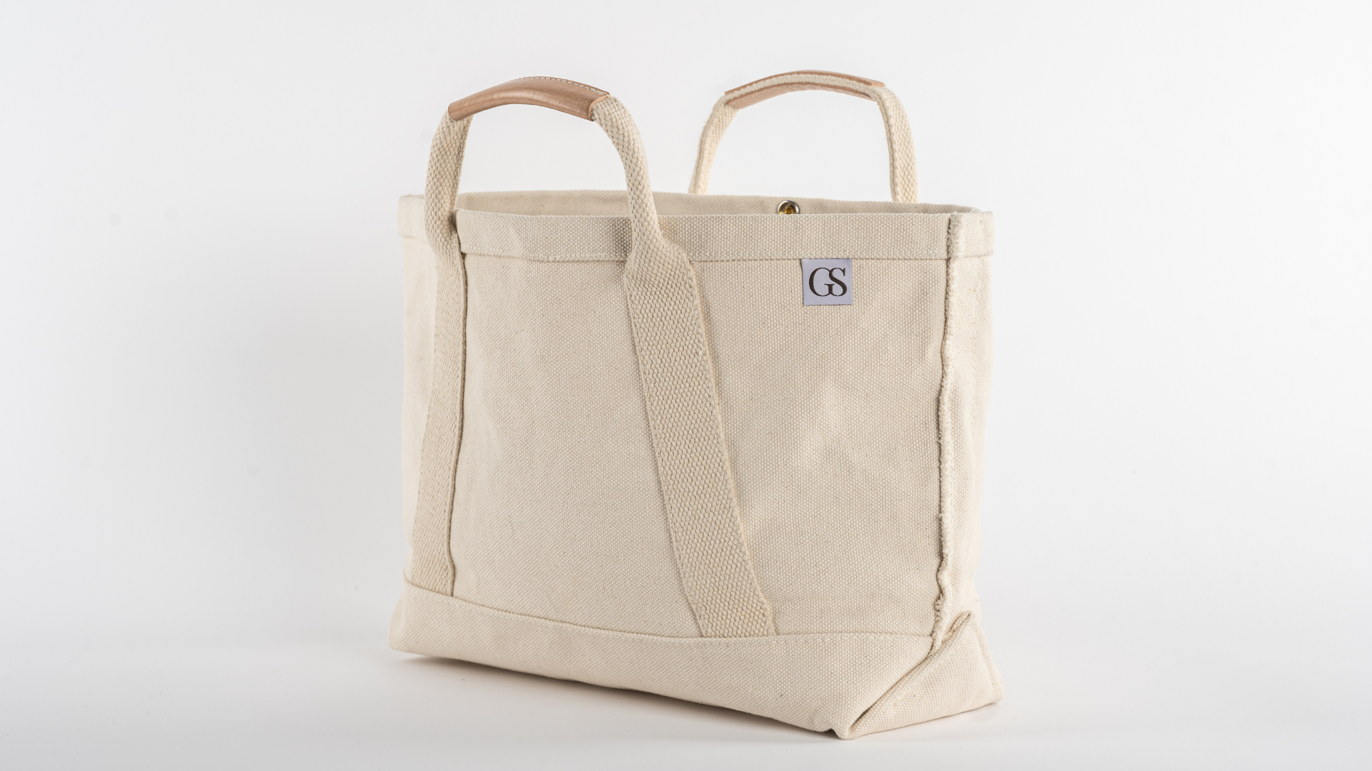 THE ESSENTIAL TOTE