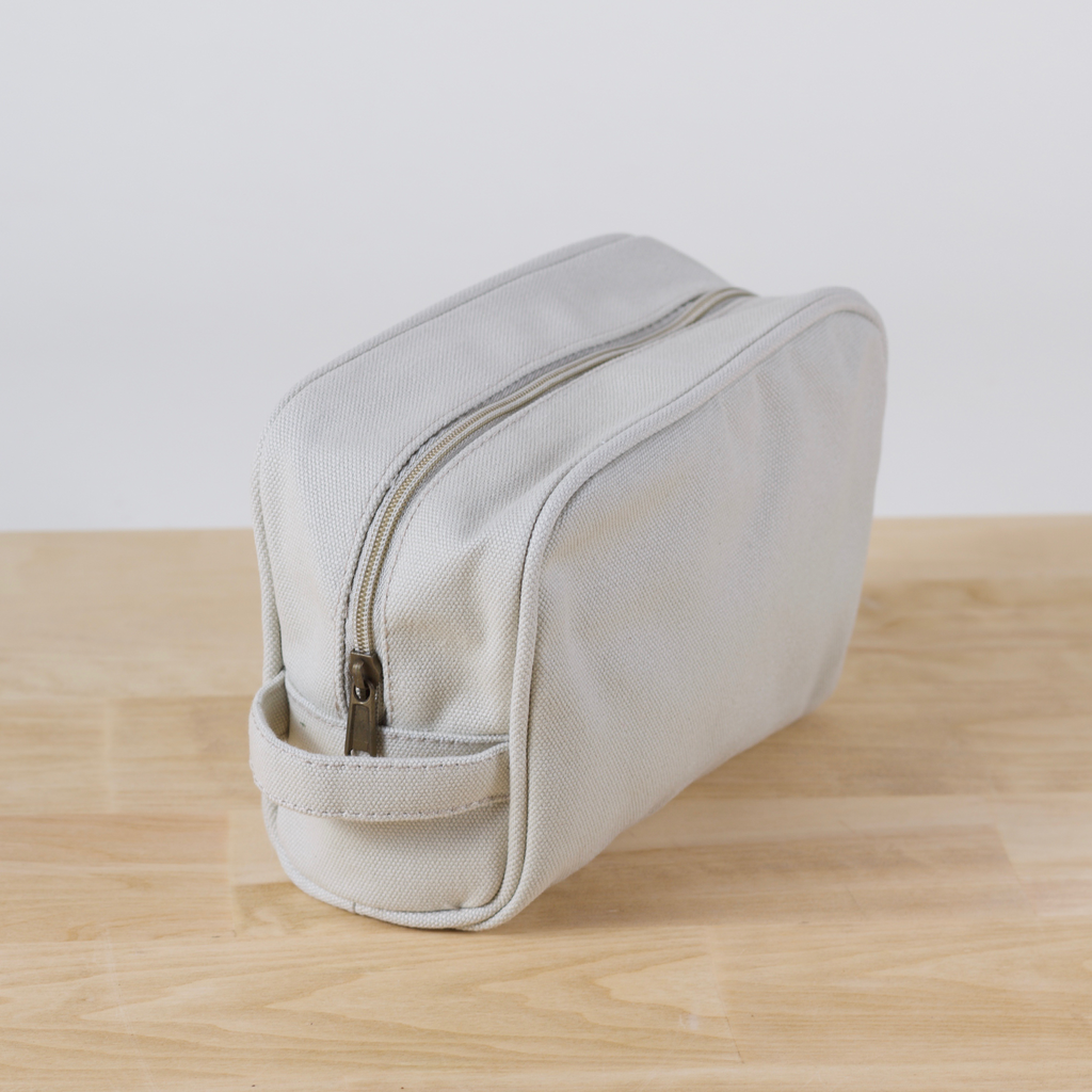 THE ACCESSORIES POUCH