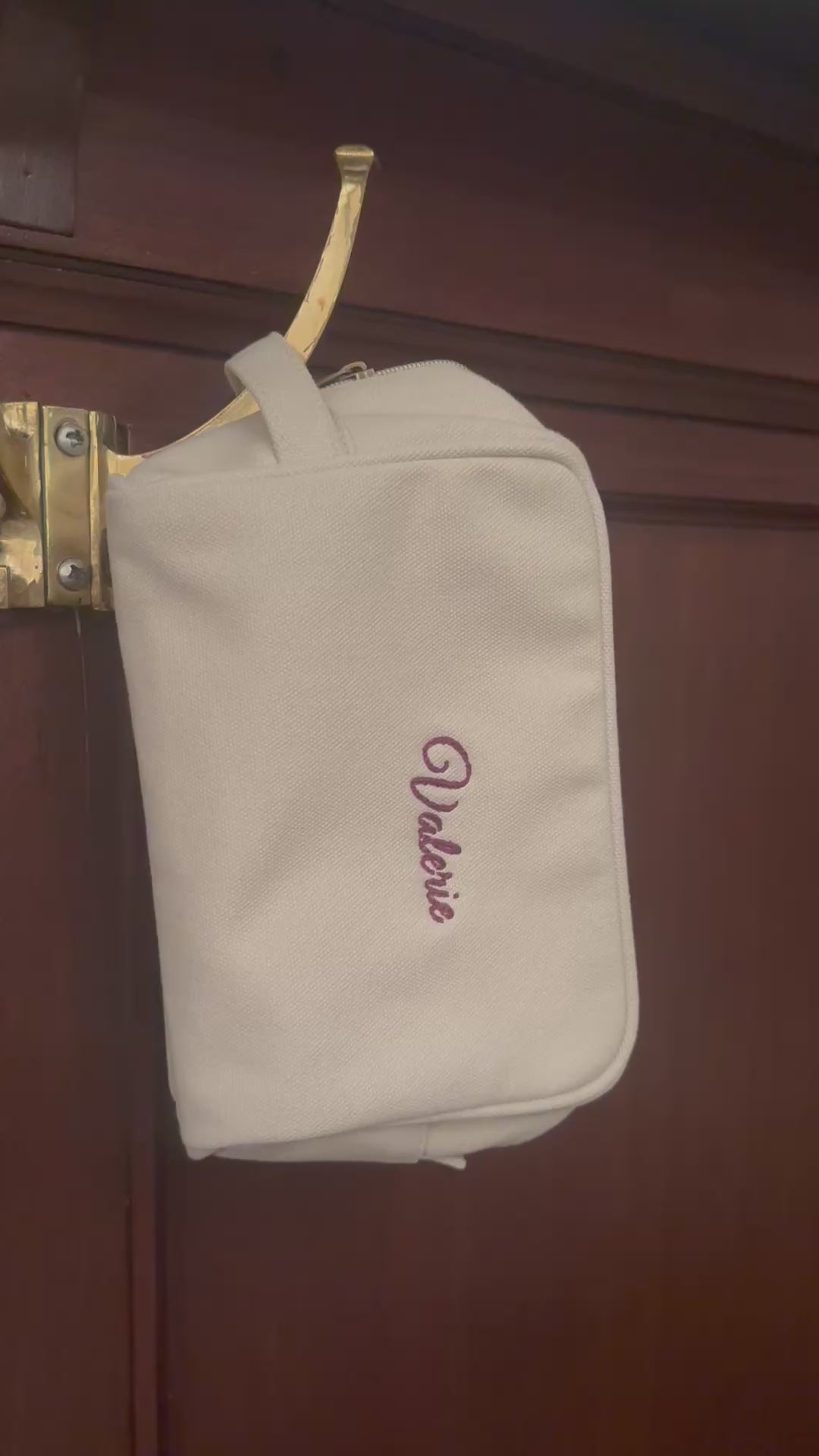 THE ACCESSORIES POUCH